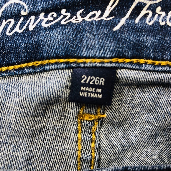 Universal Thread Rolled Cuff Jean Shorts Sz 2/26R - Picture 7 of 8